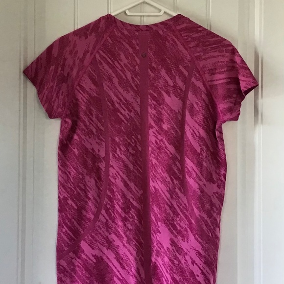 Lululemon AthleticavSwift Tech top size 12 - Picture 2 of 6